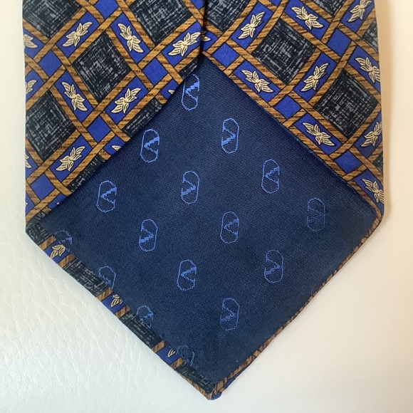 Valentino 100% Silk Tie - Picture 5 of 6